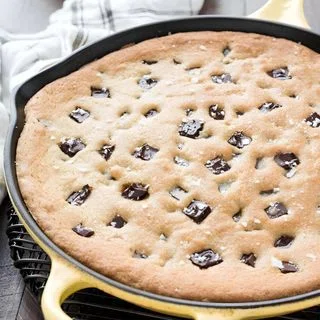 Skillet Chocolate Chip Cookie
