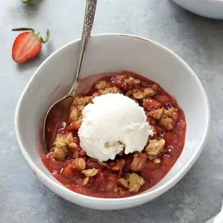 Strawberry Rhubarb Crisp
