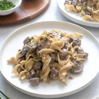 One Pot Ground Beef Stroganoff