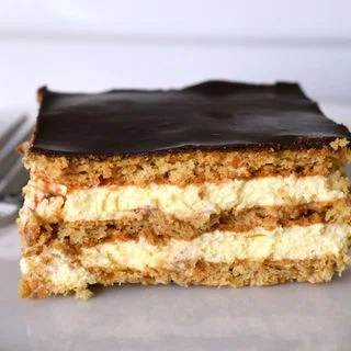 Chocolate Éclair Cake