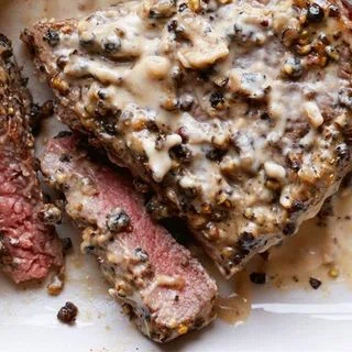 Filet Mignons with Pepper Cream Sauce