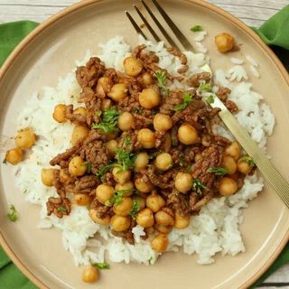 Middle Eastern–Spiced Ground Beef and Chickpeas