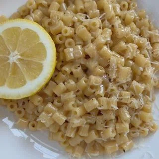One Pot Creamy Lemon Garlic Pasta