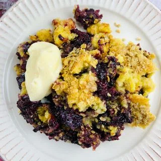 Blackberry Dump Cake