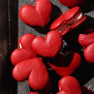 Red Velvet Macarons with Mascarpone Frosting