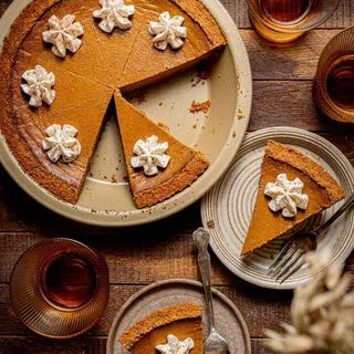 Pumpkin Pie with Graham Cracker Crust