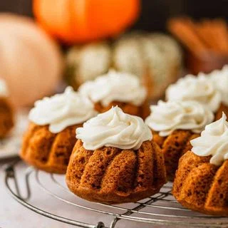 The Best Pumpkin Mini Bundt Cakes