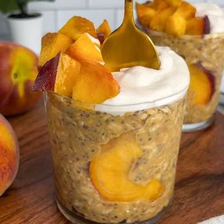 Peaches & Cream Overnight Oats