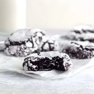Gluten Free Chocolate Crinkle Cookies (Paleo)