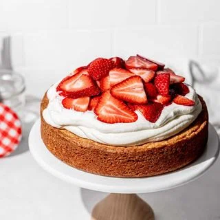 Gluten-Free Strawberry Shortcake Cake