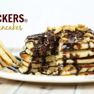 Snickers Pancakes