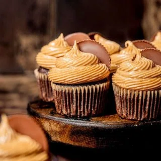 Chocolate Peanut Butter Cup Cupcakes