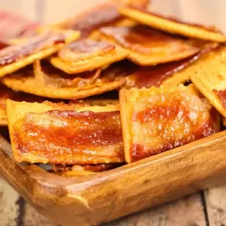 Glazed Bacon Crackers