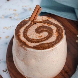 Cinnamon Roll Smoothie
