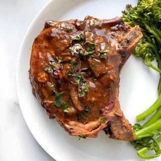 Whole30 Balsamic Pork Chops
