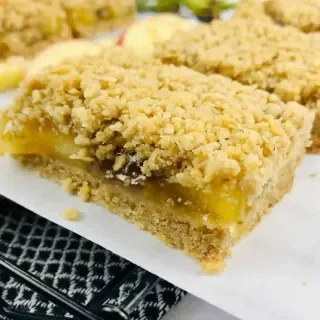 Apple Oatmeal Bars