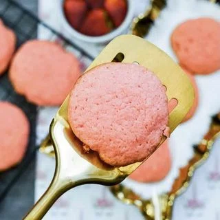 3 Ingredient Strawberry Cake Cookies