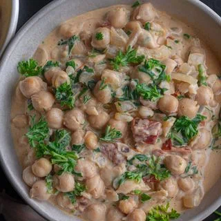One-Pot Creamy Chickpeas