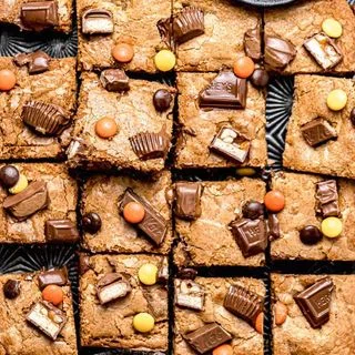 Gooey Candy Bar Blondies