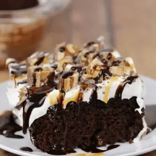 Snickers Cake