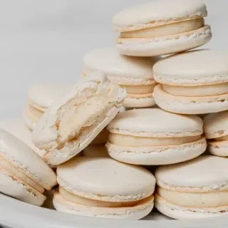 Vanilla Bean Macarons