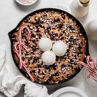 Candy Cane Chocolate Chip Cookie Skillet