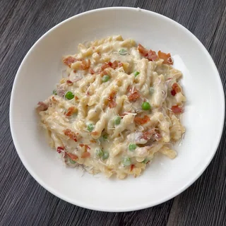 Creamy Gemelli Pasta with Peas & Prosciutto