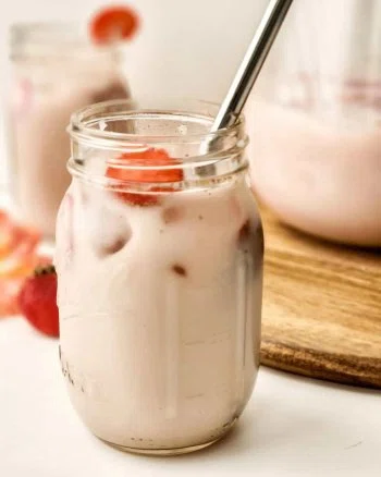 Strawberry Horchata