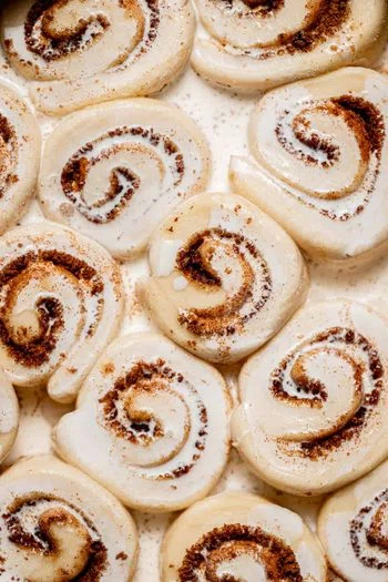 Mini Cinnamon Rolls with Heavy Cream