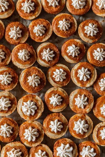 Easy Mini Pumpkin Pie Cups