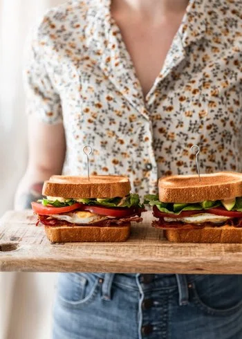 Breakfast Blt With Avocado & Spicy Mayo
