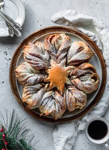 Cookie Butter Cinnamon Star Bread