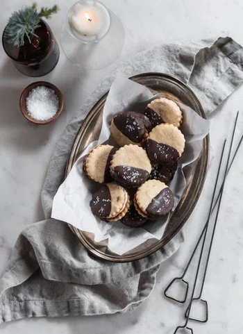 S’Mores Sandwich Cookies With Salted Caramel