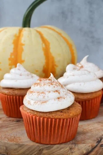 Pumpkin Cupcakes with Cinnamon Cream Cheese Frosting
