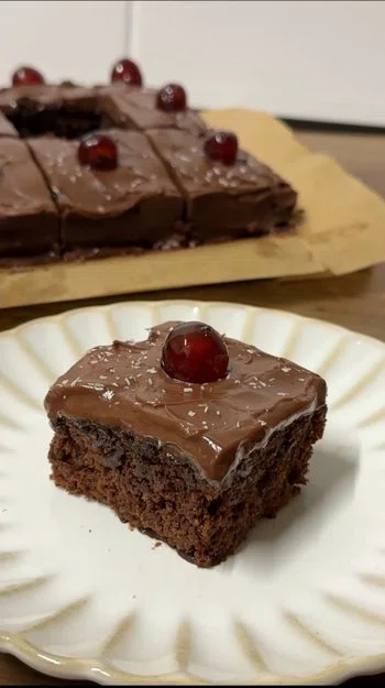 Chocolate Cake with Chocolate Ganache