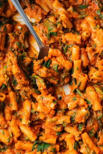 Easy Creamy Tomato Pasta