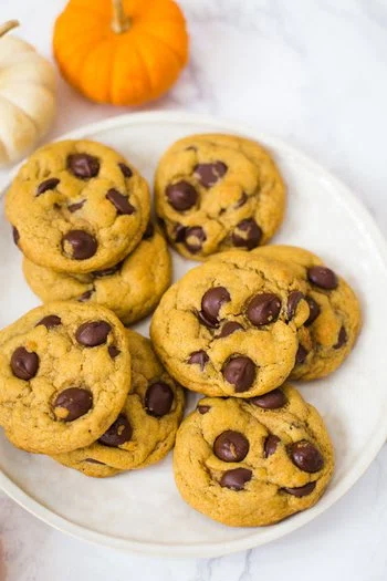 Vegan Pumpkin Chocolate Chip Cookies