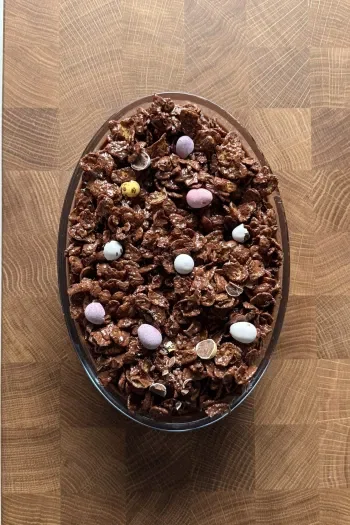 Mini Egg Crunch Cake