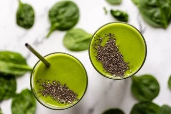 Spinach Banana Smoothie (Easy Green Smoothie Recipe)