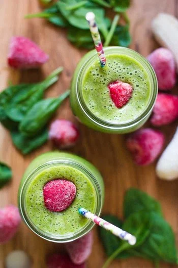 Strawberry Banana Green Smoothie