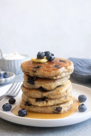 Blueberry Greek Yogurt Pancakes with Oat Flour