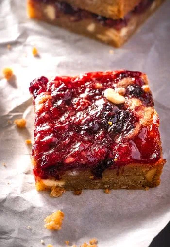 Brown Butter Mixed Berry Blondies With White Chocolate