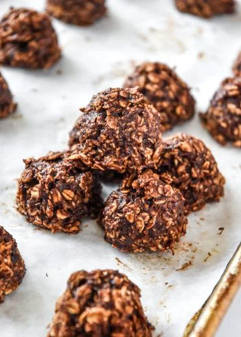 Banana Chocolate Oatmeal Mounds