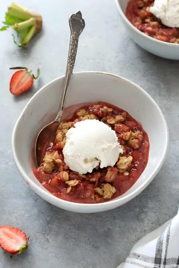 Strawberry Rhubarb Crisp