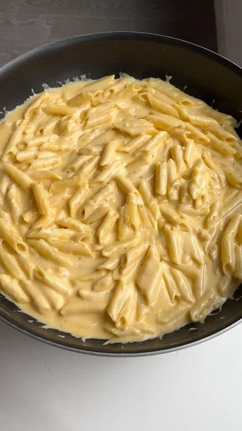 Ultimate Mac and Cheese Bake
