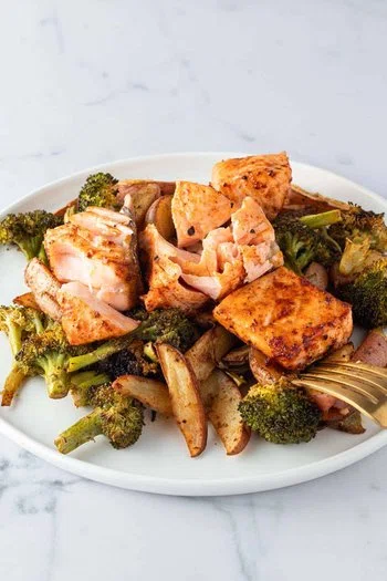 Baked Salmon with Potatoes