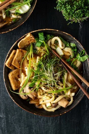 Quick Udon Miso Soup