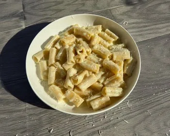 Cheesy Truffle Alfredo Pasta