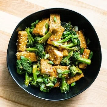 Crispy Sesame Tofu and Broccoli