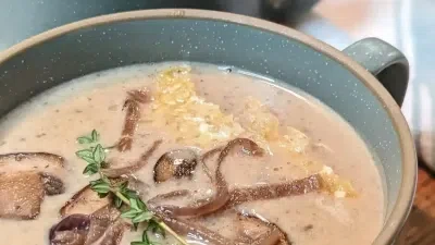 Mushroom & Caramelized Onion Soup